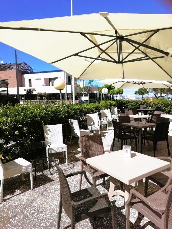 Hotel Gran San Bernardo Riccione Exterior photo