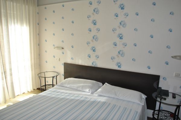 Hotel Gran San Bernardo Riccione Exterior photo