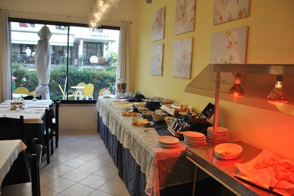 Hotel Gran San Bernardo Riccione Exterior photo